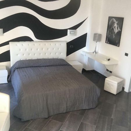 Hotel Le Divine Di Via Olivieri - Reception Via Xxv Aprile 5 Levanto Zewnętrze zdjęcie